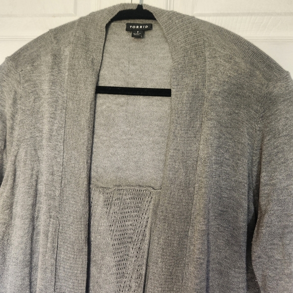 Torrid Boho gray Pointelle Knit open front cardigan with open split back Size - Picture 5 of 13